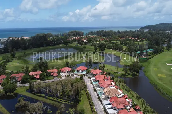 BAN22287: Elegant Two-Story 3BR Home with Stunning Golf Course and Lake Views for Sale in Bang Tao. Fotoğraf #49