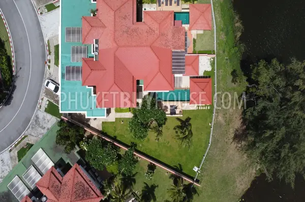 BAN22287: Elegant Two-Story 3BR Home with Stunning Golf Course and Lake Views for Sale in Bang Tao. Fotoğraf #47