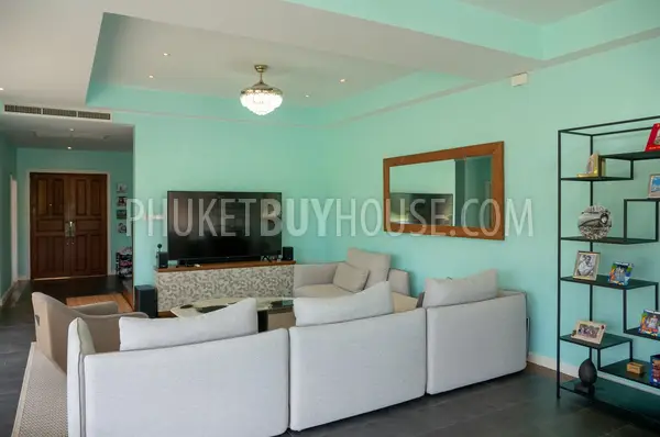 BAN22287: Elegant Two-Story 3BR Home with Stunning Golf Course and Lake Views for Sale in Bang Tao. Fotoğraf #8