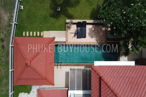 BAN22287: Elegant Two-Story 3BR Home with Stunning Golf Course and Lake Views for Sale in Bang Tao. Fotoğraf #29