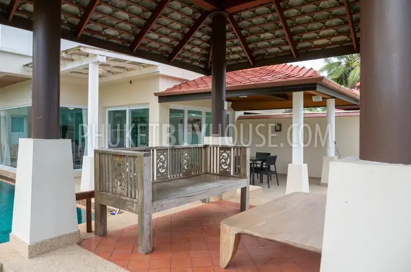 BAN22287: Elegant Two-Story 3BR Home with Stunning Golf Course and Lake Views for Sale in Bang Tao. Fotoğraf #30