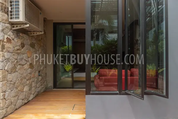 NAI6956: Freehold - Apartments for Sale in Nai Harn Beach Area. Photo #4