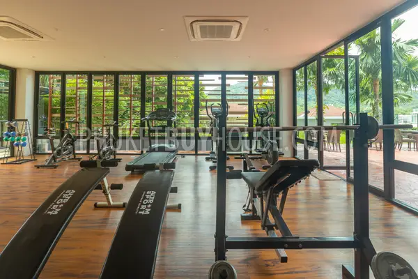 NAI6956: Freehold - Apartments for Sale in Nai Harn Beach Area. Photo #11