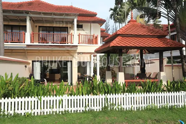 LAG22300: A Dream Villa in the Laguna Region with Private Pool and Golf Views for Sale. Photo #15