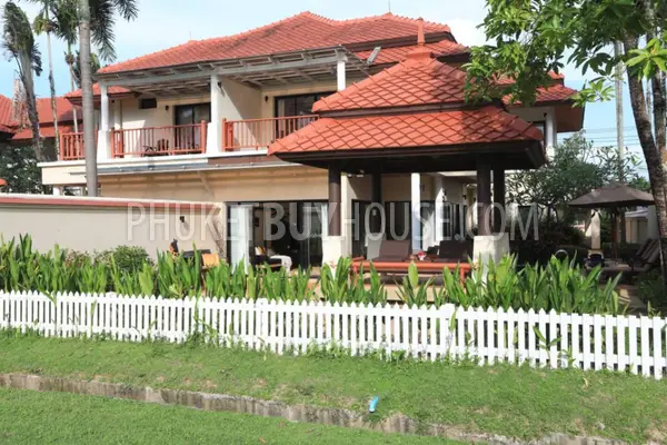 LAG22300: A Dream Villa in the Laguna Region with Private Pool and Golf Views for Sale. Photo #27