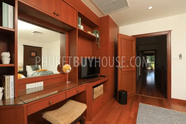 LAG22300: A Dream Villa in the Laguna Region with Private Pool and Golf Views for Sale. Photo #19