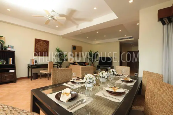 LAG22300: A Dream Villa in the Laguna Region with Private Pool and Golf Views for Sale. Photo #31