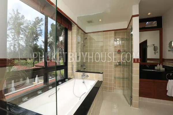 LAG22300: A Dream Villa in the Laguna Region with Private Pool and Golf Views for Sale. Photo #37