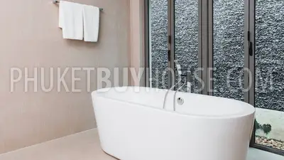 BAN22301: Stunning 3-Bedroom Villa in Phuket, Bang Tao for Sale and Ready to move in. Fotoğraf #26