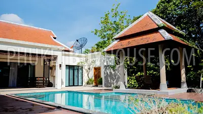 RAW22321: Unique 3BR Villa in Rawai with Large Plot and Pool for Sale. Fotoğraf #2