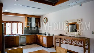 RAW22321: Unique 3BR Villa in Rawai with Large Plot and Pool for Sale. Fotoğraf #3