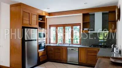 RAW22321: Unique 3BR Villa in Rawai with Large Plot and Pool for Sale. Fotoğraf #12