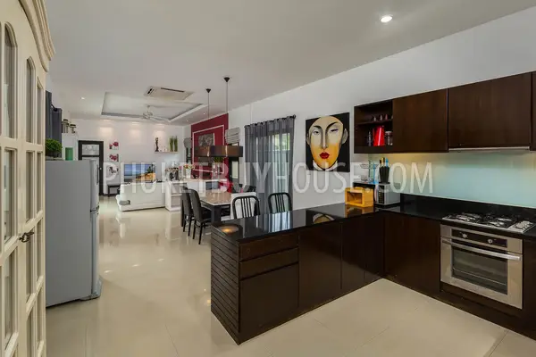 RAW22328: Charming 3-Bedroom Villa in Rawai, Phuket. Photo #5