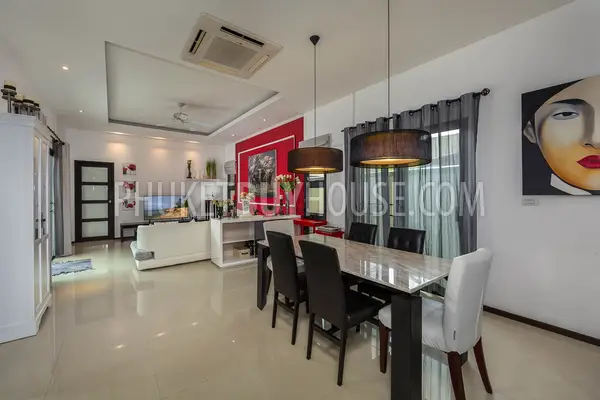 RAW22328: Charming 3-Bedroom Villa in Rawai, Phuket. Photo #11