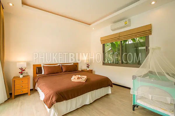 NAI22331: Modern Poolside 3 Bedroom Villa in with Spacious Open Design for Sale in Nai Harn. Photo #10