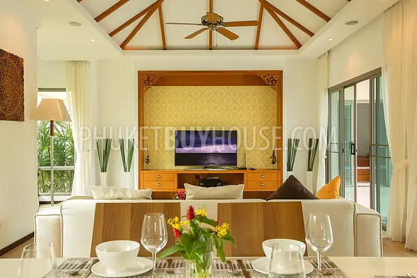 NAI22331: Modern Poolside 3 Bedroom Villa in with Spacious Open Design for Sale in Nai Harn. Photo #4
