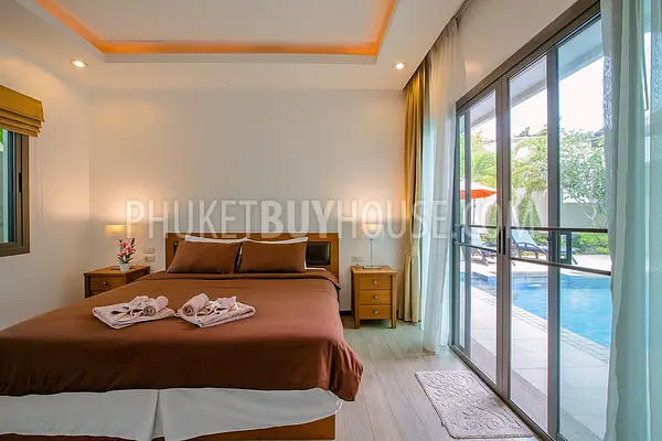 NAI22331: Modern Poolside 3 Bedroom Villa in with Spacious Open Design for Sale in Nai Harn. Photo #17