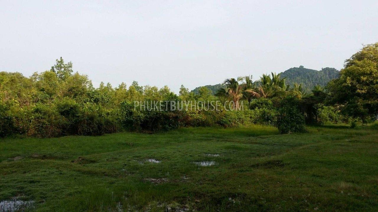 ISL6980: Plot of Land for Sale in. Photo #6