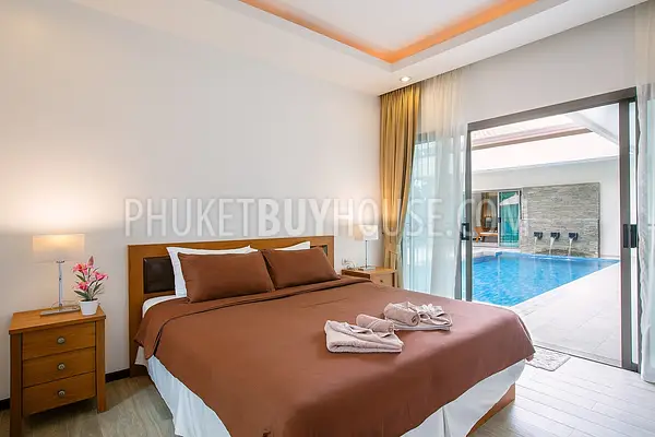 NAI22331: Modern Poolside 3 Bedroom Villa in with Spacious Open Design for Sale in Nai Harn. Photo #5