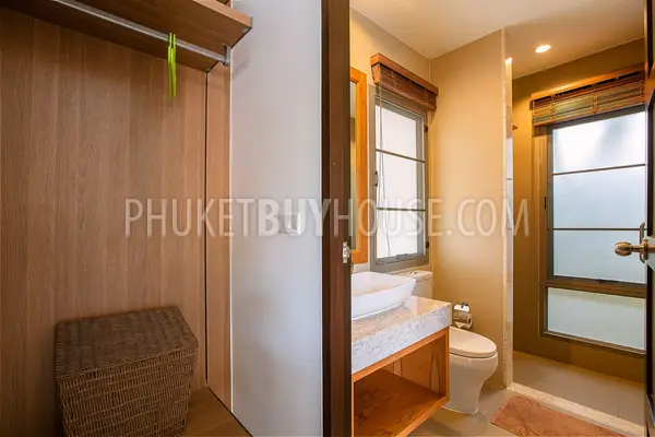 NAI22331: Modern Poolside 3 Bedroom Villa in with Spacious Open Design for Sale in Nai Harn. Photo #9