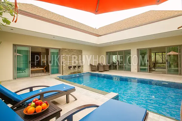 NAI22331: Modern Poolside 3 Bedroom Villa in with Spacious Open Design for Sale in Nai Harn. Photo #3