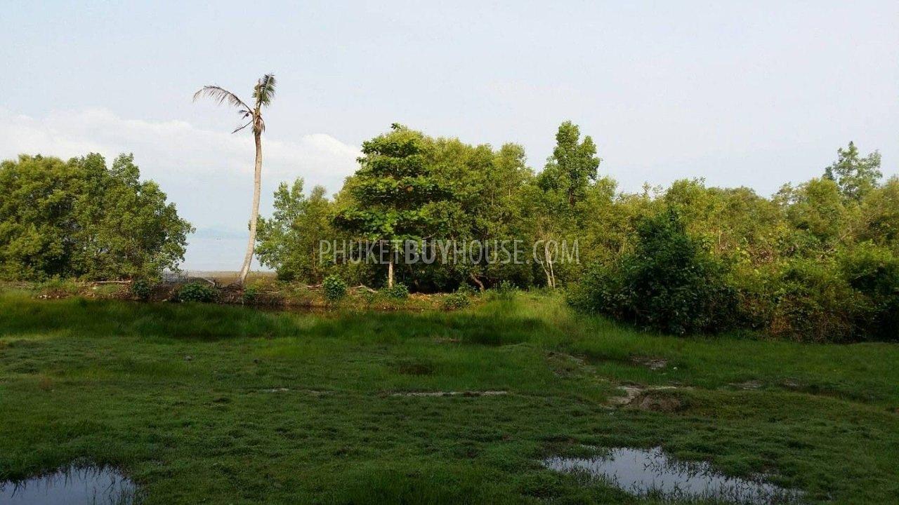 ISL6980: Plot of Land for Sale in. Photo #4