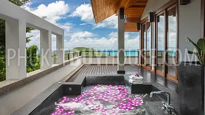 SUR22341: Breathtaking Sea View 5-Bedroom Villa for Sale in Surin Beach, Phuket. Fotoğraf #6