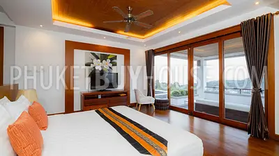 SUR22341: Breathtaking Sea View 5-Bedroom Villa for Sale in Surin Beach, Phuket. Fotoğraf #38