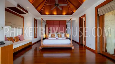 SUR22341: Breathtaking Sea View 5-Bedroom Villa for Sale in Surin Beach, Phuket. Fotoğraf #45