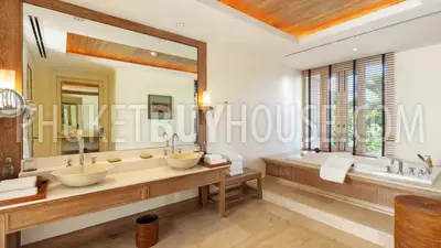 LAY22342: Exquisite Oceanfront Villa with Panoramic Sea Views and Luxurious Amenities in Layan. Fotoğraf #13