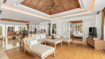 LAY22342: Exquisite Oceanfront Villa with Panoramic Sea Views and Luxurious Amenities in Layan. Fotoğraf #27
