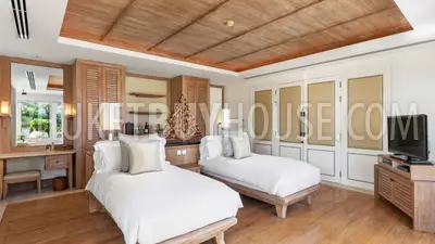 LAY22342: Exquisite Oceanfront Villa with Panoramic Sea Views and Luxurious Amenities in Layan. Fotoğraf #34