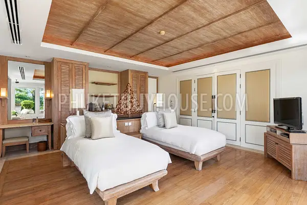 LAY22342: Exquisite Oceanfront Villa with Panoramic Sea Views and Luxurious Amenities in Layan. Photo #34