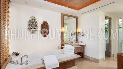 LAY22342: Exquisite Oceanfront Villa with Panoramic Sea Views and Luxurious Amenities in Layan. Fotoğraf #23