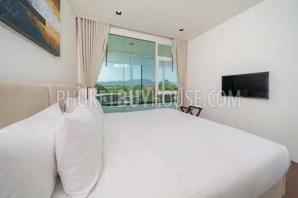 LAG22347: 2-Bedroom Loft with Scenic Views and Modern Amenities for Sale in Laguna. Photo #4