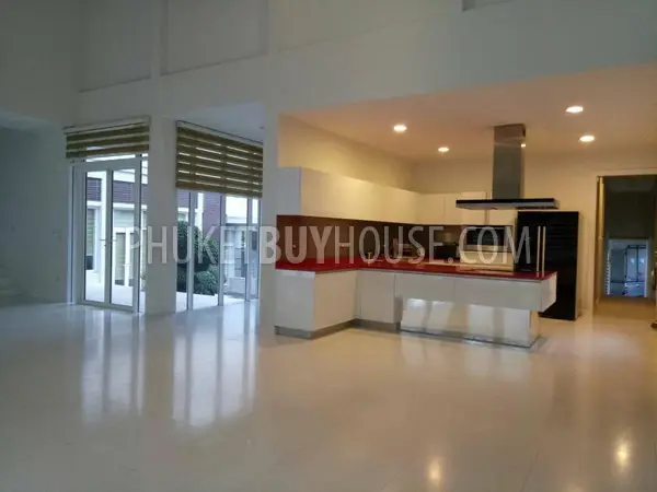 KTH7003: Spacious Villa for Sale in Kathu. Photo #3