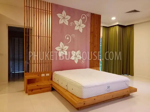 KTH7003: Spacious Villa for Sale in Kathu. Photo #5