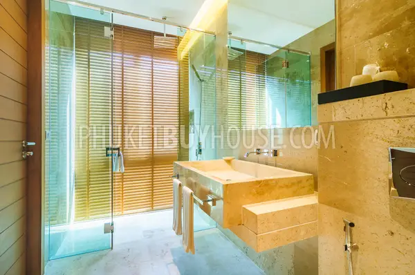RAW7002: Luxurious 5 bedroom Villa with Infinity Pool in Rawai. Photo #49