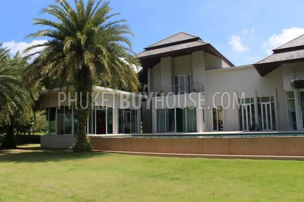 KTH7003: Spacious Villa for Sale in Kathu. Photo #12