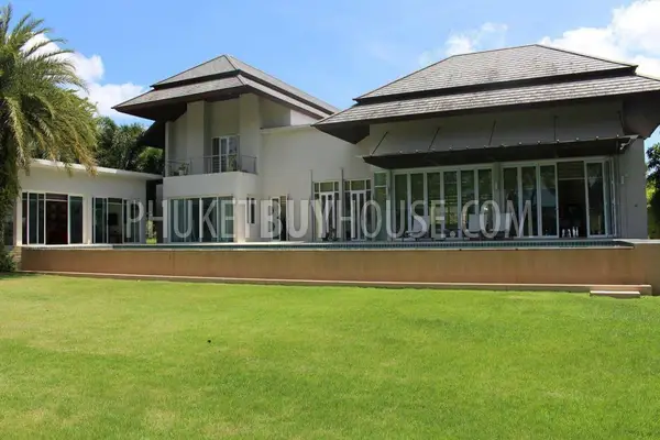 KTH7003: Spacious Villa for Sale in Kathu. Photo #13