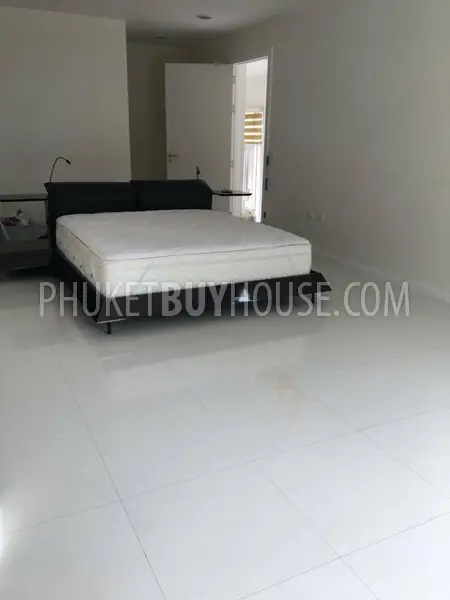 KTH7003: Spacious Villa for Sale in Kathu. Photo #8