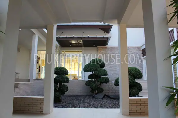 KTH7003: Spacious Villa for Sale in Kathu. Photo #9