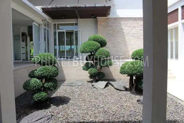 KTH7003: Spacious Villa for Sale in Kathu. Photo #10