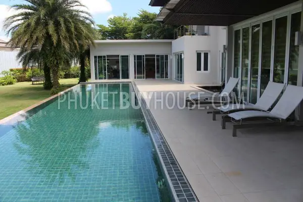KTH7003: Spacious Villa for Sale in Kathu. Photo #11