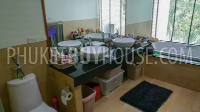 KTH7027: Townhouse with a Private Swimming Pool in Kathu. Photo #13