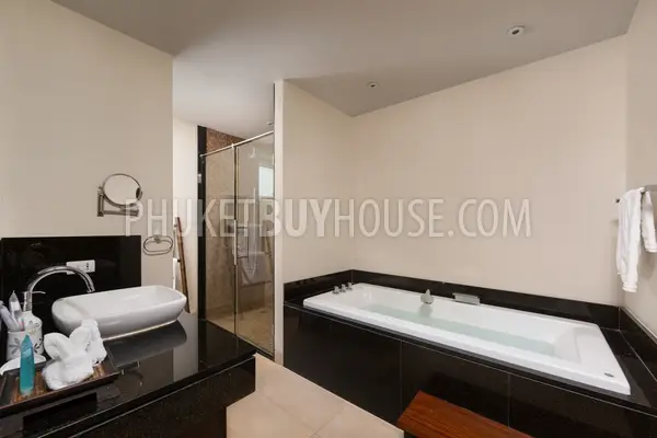 RAW22381: Seaside Elegance with Panoramic Views and Contemporary Comfort 2 Bedroom Suite in Rawai for Sale. Fotoğraf #23