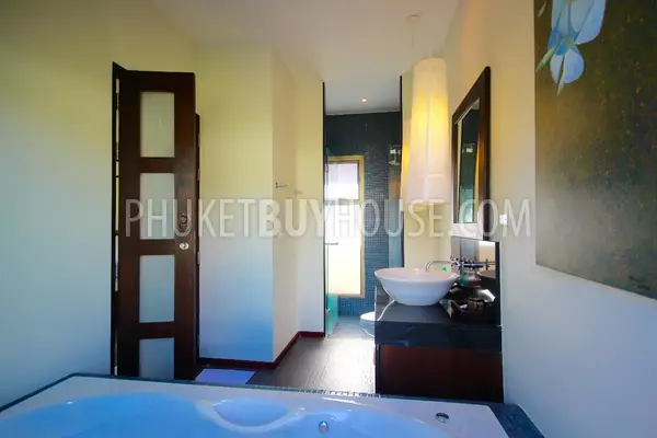 NAI7049: Three Bedroom Pool Villa in the Heart of Nai Harn. Photo #8