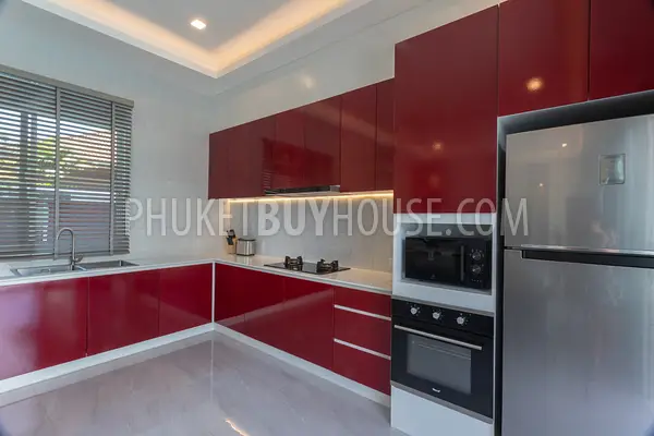 RAW22389: Inviting 4-Bedroom Villa with Private Pool Near Nai Harn and Rawai Beaches. Photo #4