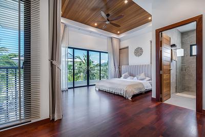 RAW22407: 4-Bedroom Villa with Saltwater Pool and Premium Interior in Rawai. Photo #6