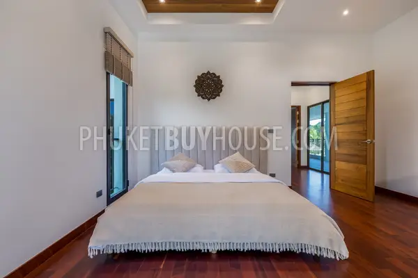 RAW22407: 4-Bedroom Villa with Saltwater Pool and Premium Interior in Rawai. Photo #4